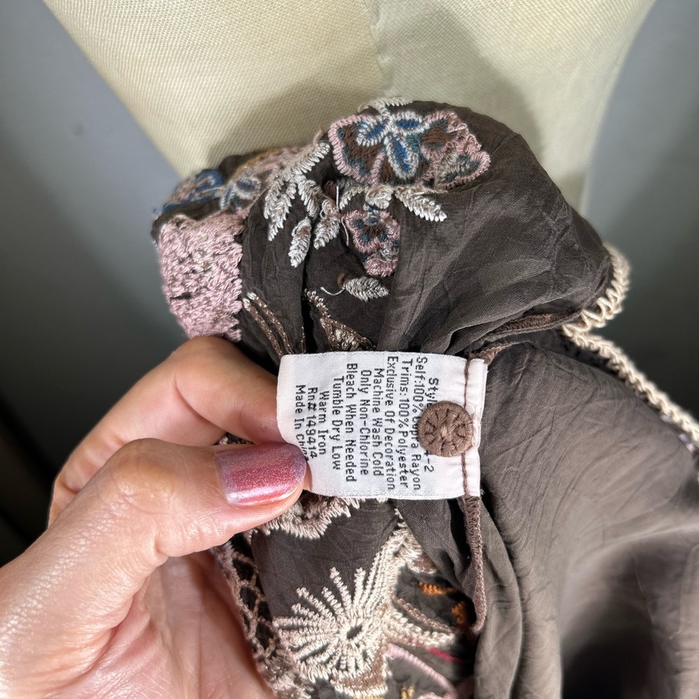 Johnny Was Audrey Oversized Cowgirl Button Up in Dusty Mocha Japanese Rayon NWT - Picture 10 of 13